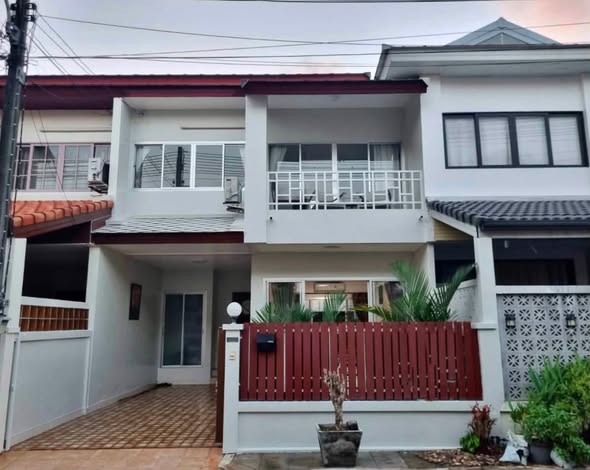 for rent in Pa Sak area, near Cherngtalay - Bang Tao Two-story townhouse 3 bedrooms (3 air conditioners) 3 bathrooms (2 water heaters) 1 k