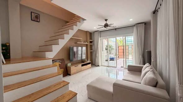 for Rent Bangjo Nopta Kaew 8 3 bedroom 2 bathroom THB 30,000 per month Move-in Cost: • 1 month’s rent paid in advance • 2 months’ security