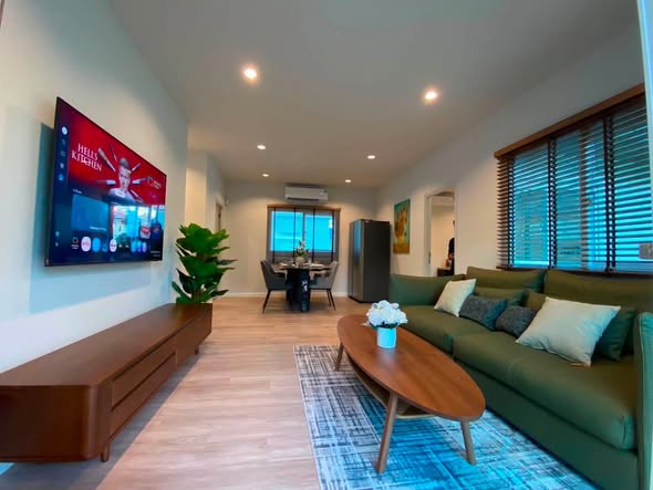 oms 3 Bathrooms Cozy Living Room Fully Equipped Kitchen 2-Car Parking Land Size: 236