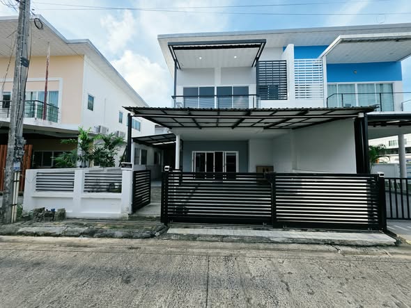 for Rent | Samkong Park, Phuket Fully Furnished Home in the Heart of Phuket Town Samkong Park, Phuket 3 Bedrooms 3 Bathrooms 1 Home Office