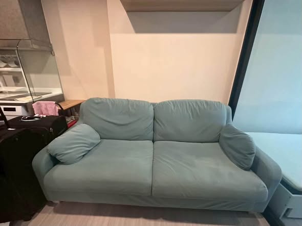 For rent: Aspire Erawan Prime Co agent welcome Available on 28 July price: 13000baht/month 0m from BTS Chang Erawan 1 bed plus room Size: