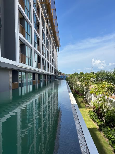 Fully furnished and move-in ready, this stylish apartment offers everything you need for a relaxed island lifestyle: * Modern interior with