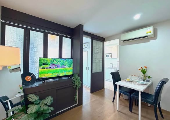 FOR RENT: Centrio Condominium เซ็นทริโอ คอนโดมิเนียม 15,000 บาท/เดือน Room Details • 1 Bedroom • 1 Bathroom • Size: 30