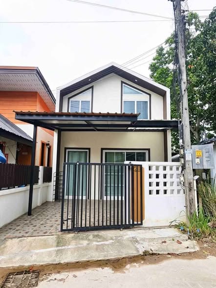 บ้านว่างให้เช่า | กะทู้ สัญญา 1 ปี : 22,000 บาท/เดือน สัญญา 6 เดือน : 25,000 บาท/เดือน รายละเอียด 2 ห้องนอน 1 ห้องน้ํา เฟอร์นิเจอร์และเครื่อ