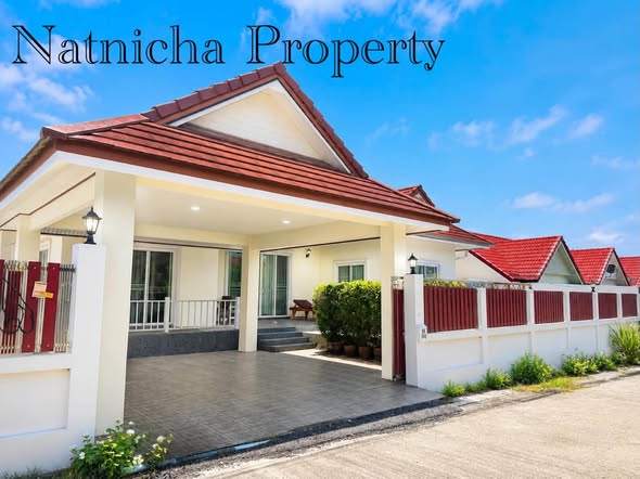 for Rent – Soi 102, Only 5 Minutes from BluPort Rent: 35,000 THB/month (1-year contract) Available Ready to move in Land size: 400 sq