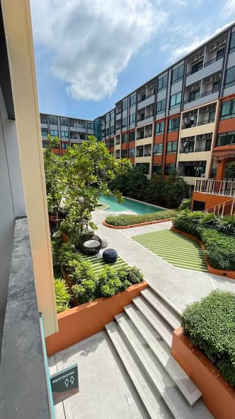 • 1 Bedroom • 1 Bathroom • 1 Home Office • Fully furnished • Move-in ready Furniture & Appliances Air