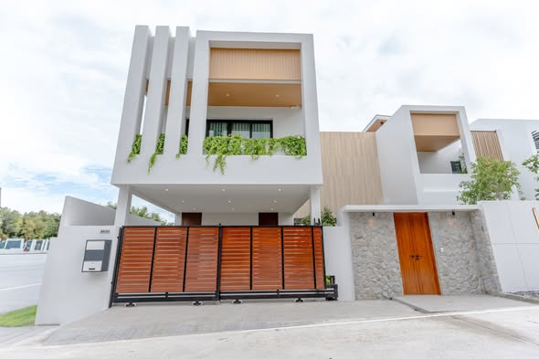 for Sale – Saiyuan, Rawai, Phuket Modern two-storey villa with rooftop terrace and beautiful sea views