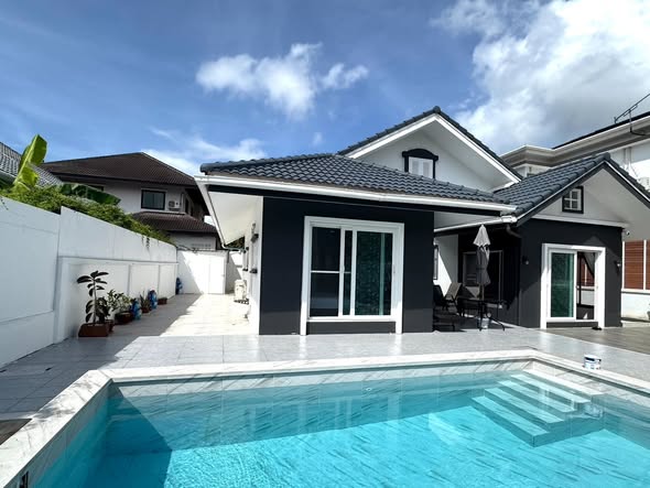 for Rent Chalong , Phuket (A) Land and House park Price for Rent : 59,000 THB / month (1-year contract only) 3 Bedrooms 2 Bathrooms Fully