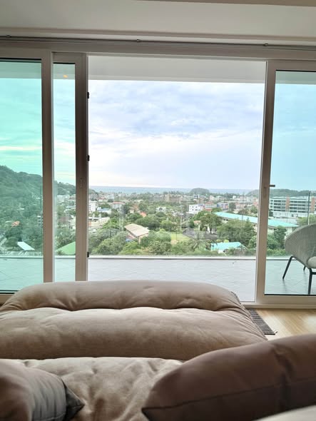 Owner | agents Welcome Available Now Kata Ocean View – 180° Sea View Condo 2 Bedrooms | 1 Bathroom Property Details • Stunning 180-degree pa