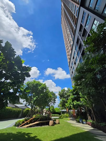 For rent: The Base Height Chiangmai 2 Bedrooms Special price 23,000 baht per month --------------------------- Size 57 sq