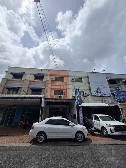 for Rent/sale at Chalong bay and Chalong roundabout Clock Tower (Sunrise road ) - 3 storey building - 5 bedrooms - 5 bathrooms - 6 air con