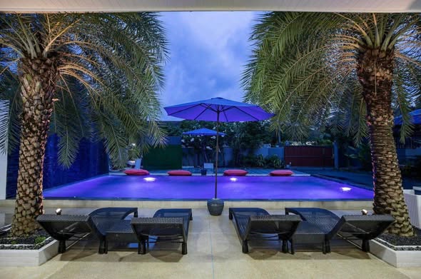 English Direct Owner | Modern 3+1 Bedroom Pool Villa | Rawai Prime Location – Just 5 Minutes to Nai Harn Beach