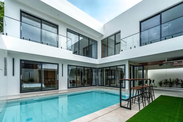 NAI HARN | BRAND NEW LUXURY 4-BED POOL VILLA Nai Harn, Phuket Sale: THB 22,900,000 Rent: THB 180,000/month Highlights • 4 Bedrooms, ea