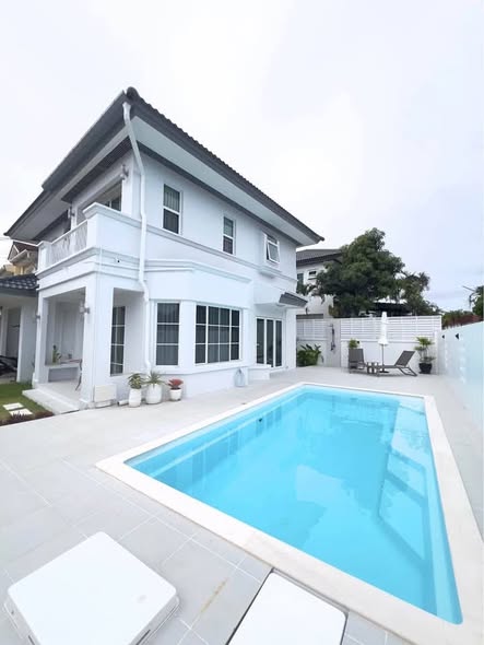 Land & House Park Chalong | 5 Mins to BCIS • Renovated Pool Villa • Pet Friendly Beautifully renovated and move-in ready, this private pool