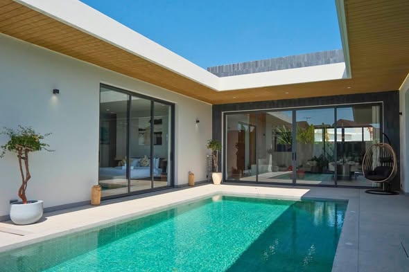 for Rent – Chalong, Phuket Property Highlights: Location: Chalong, Phuket Type: Single-Storey Size: 350 SqM Bedrooms ⏐ Bathrooms: 3 ⏐ 4 Fu