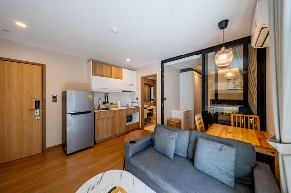 al Price: 26,000 THB / month (1-year contract) Unit Details Layout: 1 Bedroom | 1 Bathroom Size: 36 sq