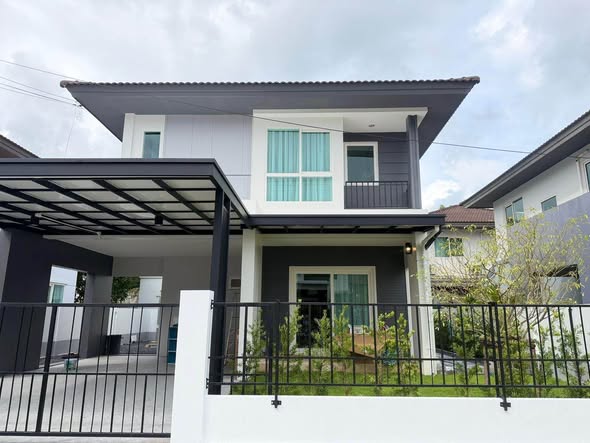 for Rent | Ko Kaeo, Phuket Rental Price: THB 50,000/month (1-Year Contract) Location: Ko Kaeo, Phuket Property Details • 3 Bedrooms • 2 Ba