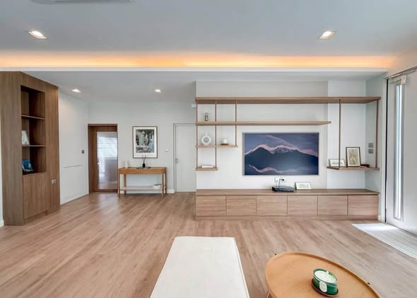 FOR RENT : Siwalee Rasada สีวลี รัษฎา ภูเก็ต 75,000 บาท/เดือน Rassada, Phuket Town Property Details • 3 Bedrooms • 3 Bathrooms • 1 Maid /