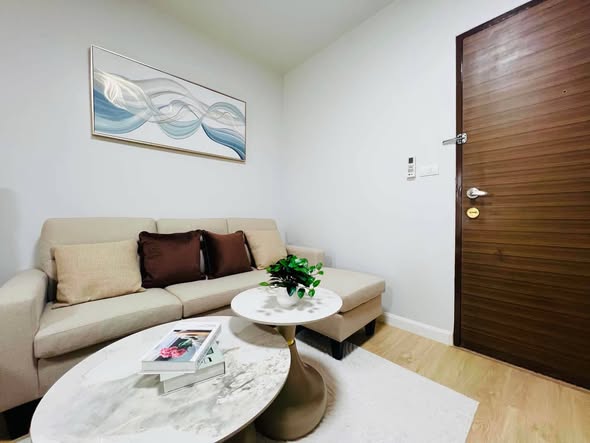 al Price Reduction Save THB 100,000 Immediately Beautifully Renovated Condo New Kitchen New Flooring Modern Design Move-in Ready 11th Floor