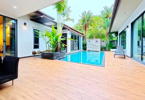 GREAT DEAL – LAGUNA | BANG TAO PRIVATE POOL VILLA Lake House VILLA Beautiful 3-bedroom, 4-bathroom private pool villa located in the prestig