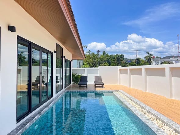 PRIVATE POOL VILLA | Rawai, Phuket Pets-friendly 5 Mins to Rawai Beach Corner Villa | Private Pool & Jacuzzi