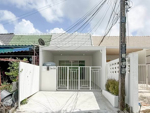 บ้านสวยโซนวิชิต ซอยทุ่งเจริญ 3 ทาวน์เฮาส์ ชั้นเดียว เนื้อที่ 30 ตรว. ราคา 3.39 ล้าน 3 ห้องนอน 1 ห้องน้ํา 1 ห้องครัว 1 ที่จอดรถ พิกัด เมืองทอ